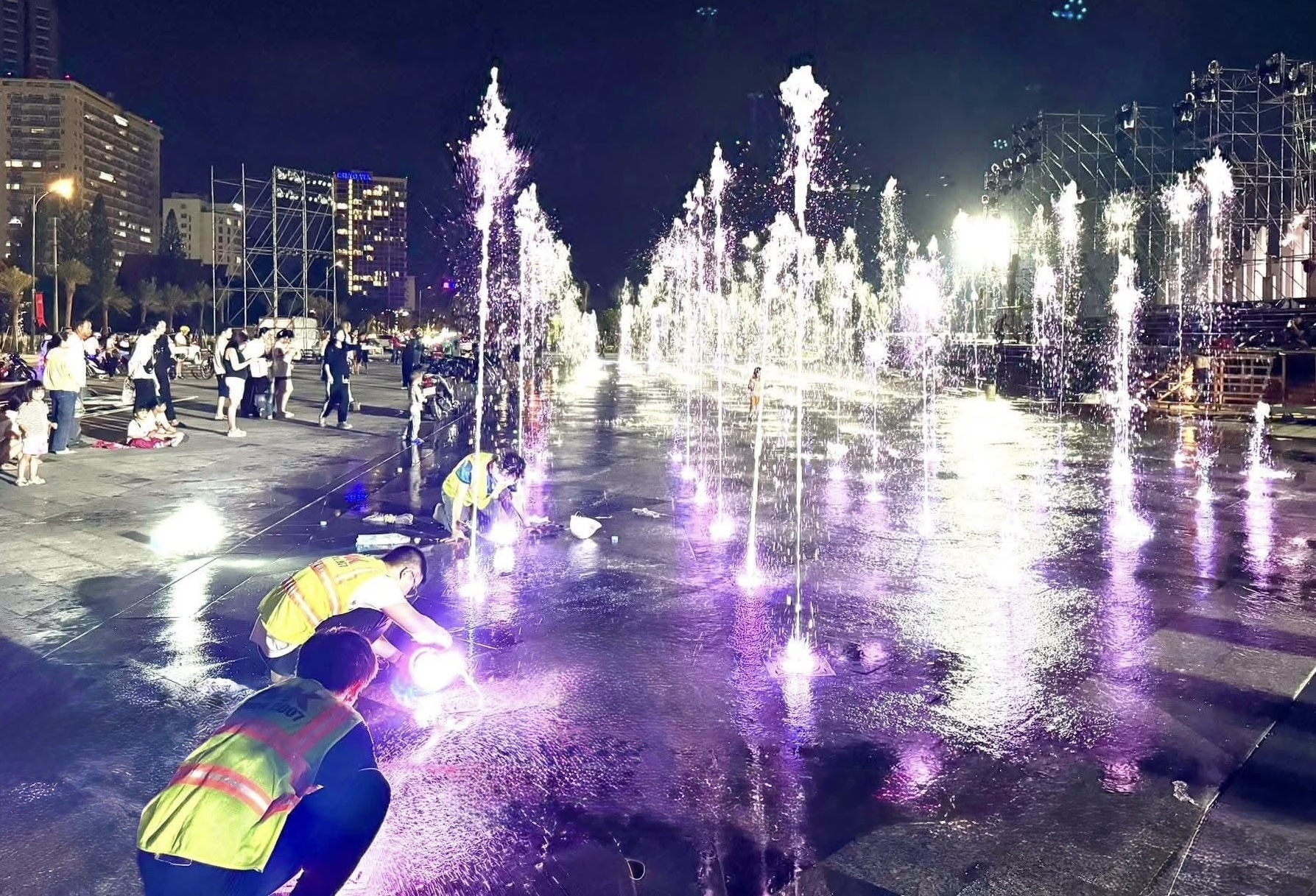 Bãi Sau TP.HCM đã khoác áo mới rực rỡ trước giờ G, sẵn sàng phục vụ khách vui lễ 2/9- Ảnh 9. Bãi Sau TP.HCM đã khoác áo mới rực rỡ trước giờ G, sẵn sàng phục vụ khách vui lễ 2/9- Ảnh 9.