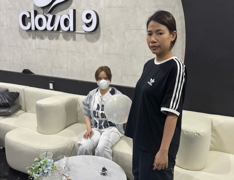 Triệt phá hai đường dây buôn bán khí cười núp bóng nhà hàng ở TP.HCM- Ảnh 1. -