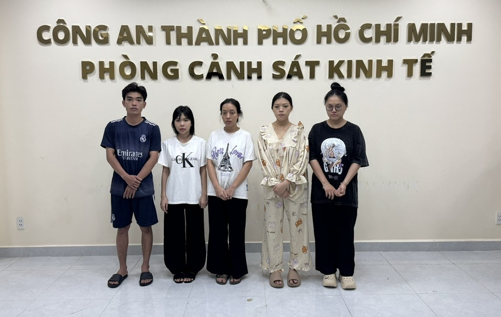 Triệt phá hai đường dây buôn bán khí cười núp bóng nhà hàng ở TP.HCM- Ảnh 2. khi-cuoi-2-3606