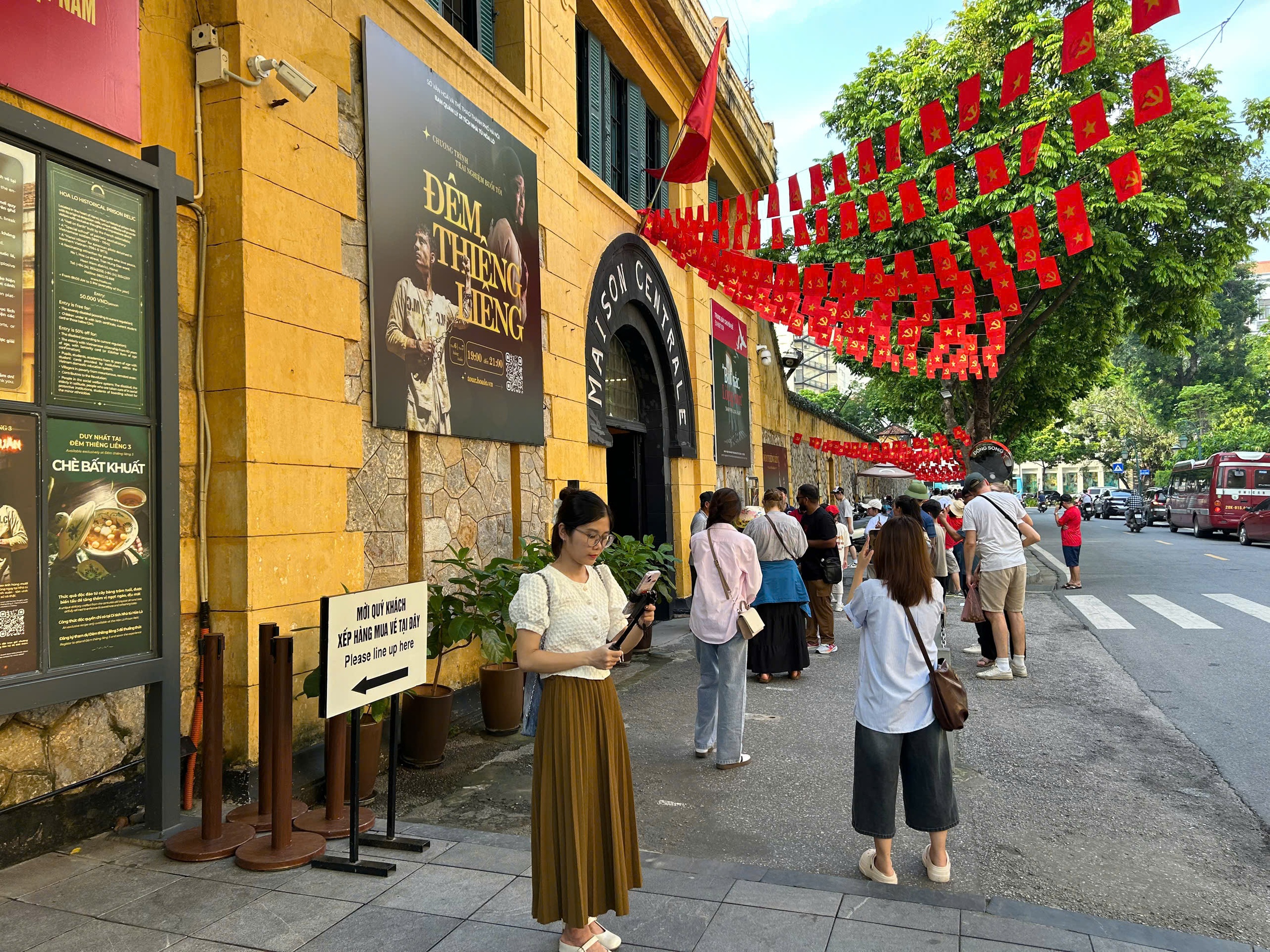 Nhiều "địa chỉ đỏ" tại H&agrave; Nội thu h&uacute;t kh&aacute;ch tham quan dịp Quốc kh&aacute;nh- Ảnh 15.