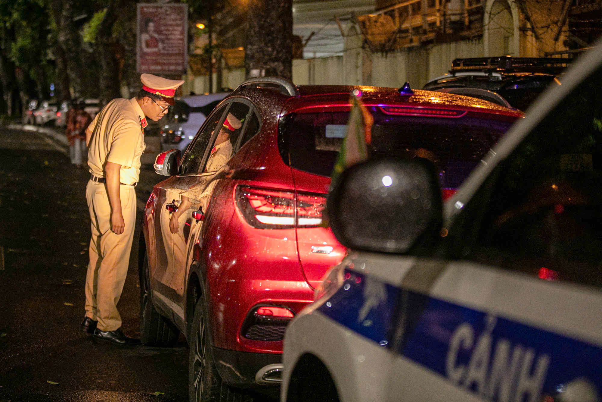 Quân và dân hòa chung nhịp đập, ca hát xuyên đêm chờ tổng duyệt diễu binh, diễu hành- Ảnh 10. Quân và dân hòa chung nhịp đập, ca hát xuyên đêm chờ tổng duyệt diễu binh, diễu hành- Ảnh 10.