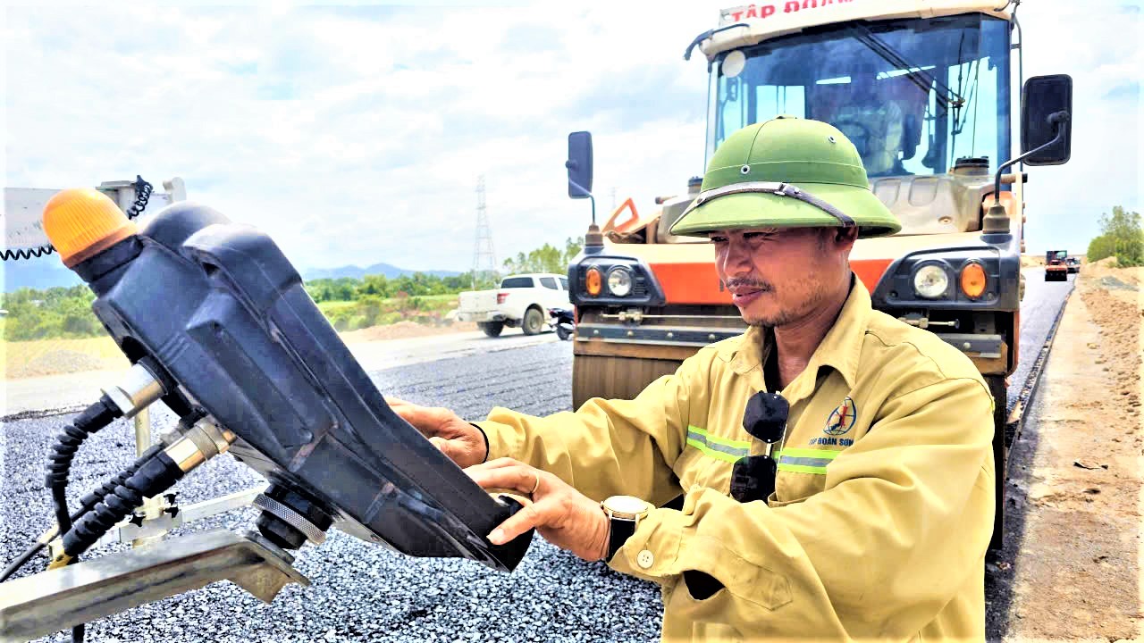 Cận cảnh 20km đầu cao tốc Kh&aacute;nh H&ograve;a - Bu&ocirc;n Ma Thuột tăng tốc về đ&iacute;ch- Ảnh 6.