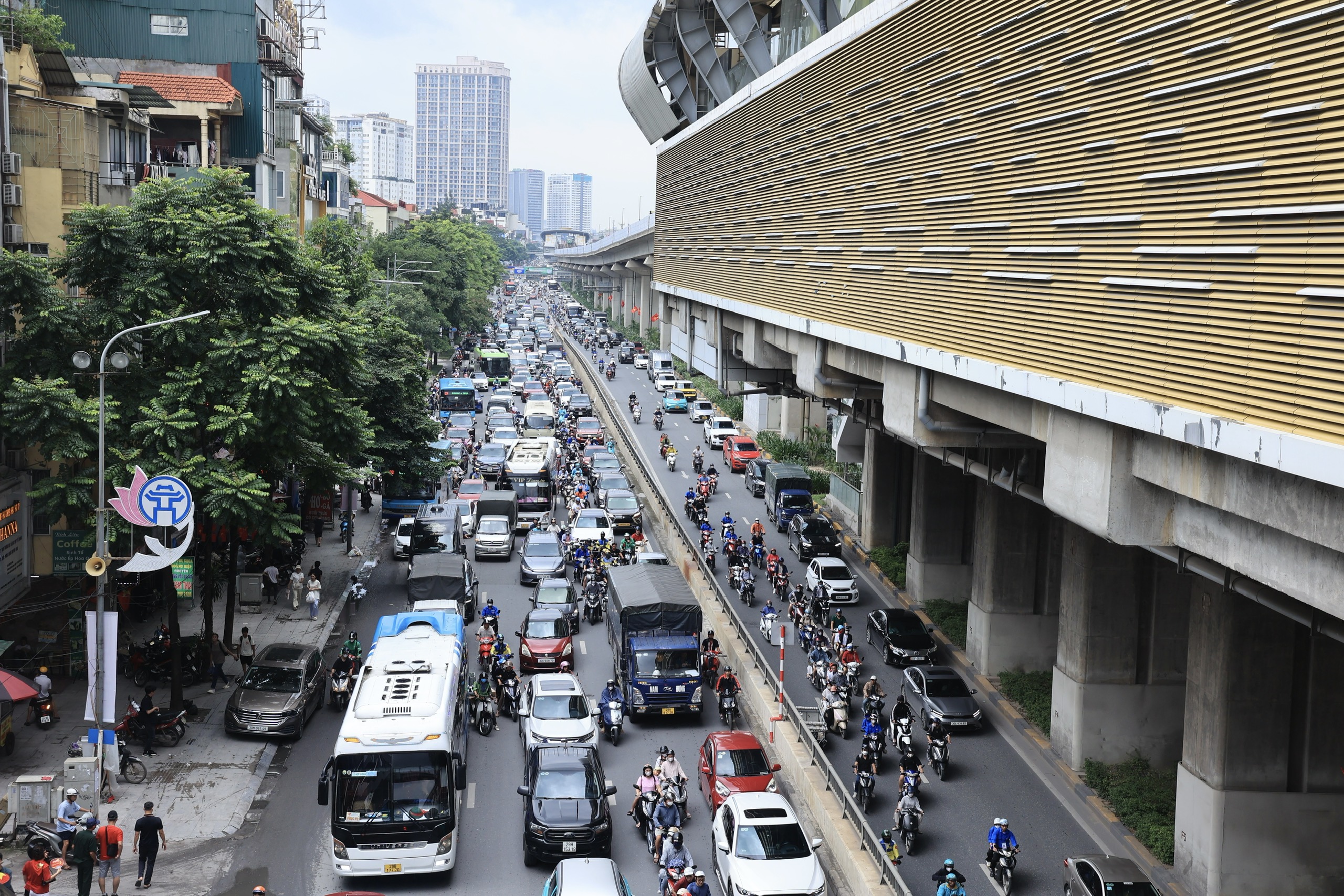 H&agrave; Nội: Nhiều tuyến phố đ&ocirc;ng nghẹt ng&agrave;y đầu nghỉ lễ Quốc kh&aacute;nh 2/9- Ảnh 8.