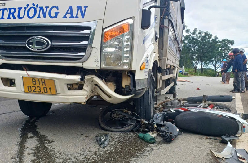 Hiện trường vụ tai nạn - Ảnh: C&ocirc;ng an x&atilde; Đăk M&ocirc;n.