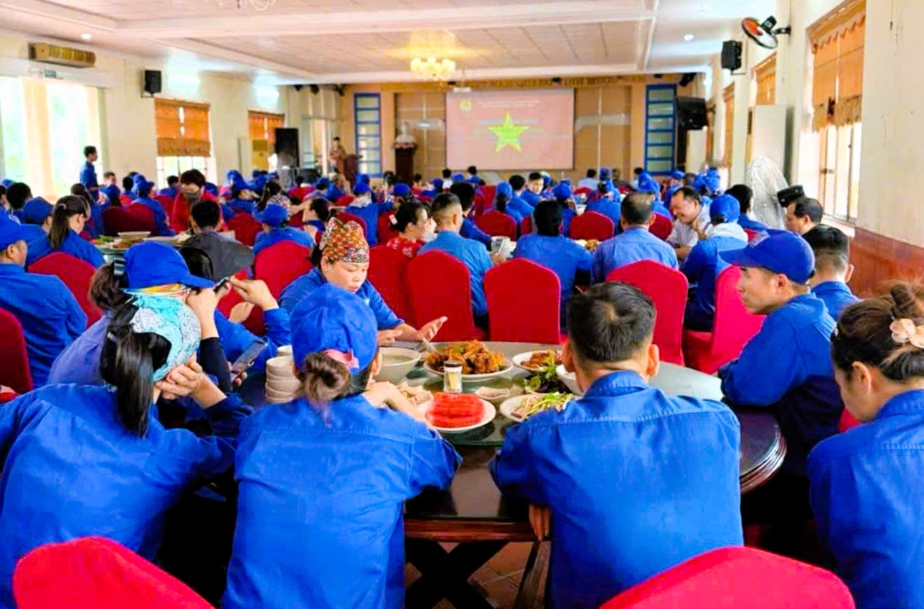 Viglacera gắn kết y&ecirc;u thương với "Bữa cơm C&ocirc;ng đo&agrave;n"- Ảnh 1.