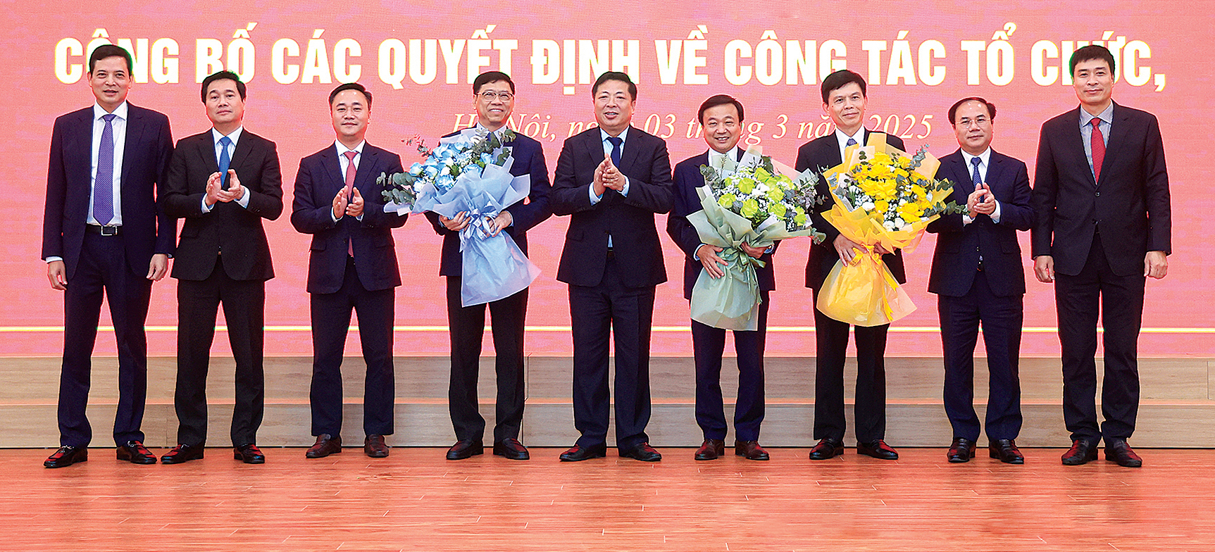 Từ “giao thông trên chiến hào” đến những siêu dự án quốc gia- Ảnh 3. Từ “giao thông trên chiến hào” đến những siêu dự án quốc gia- Ảnh 3.