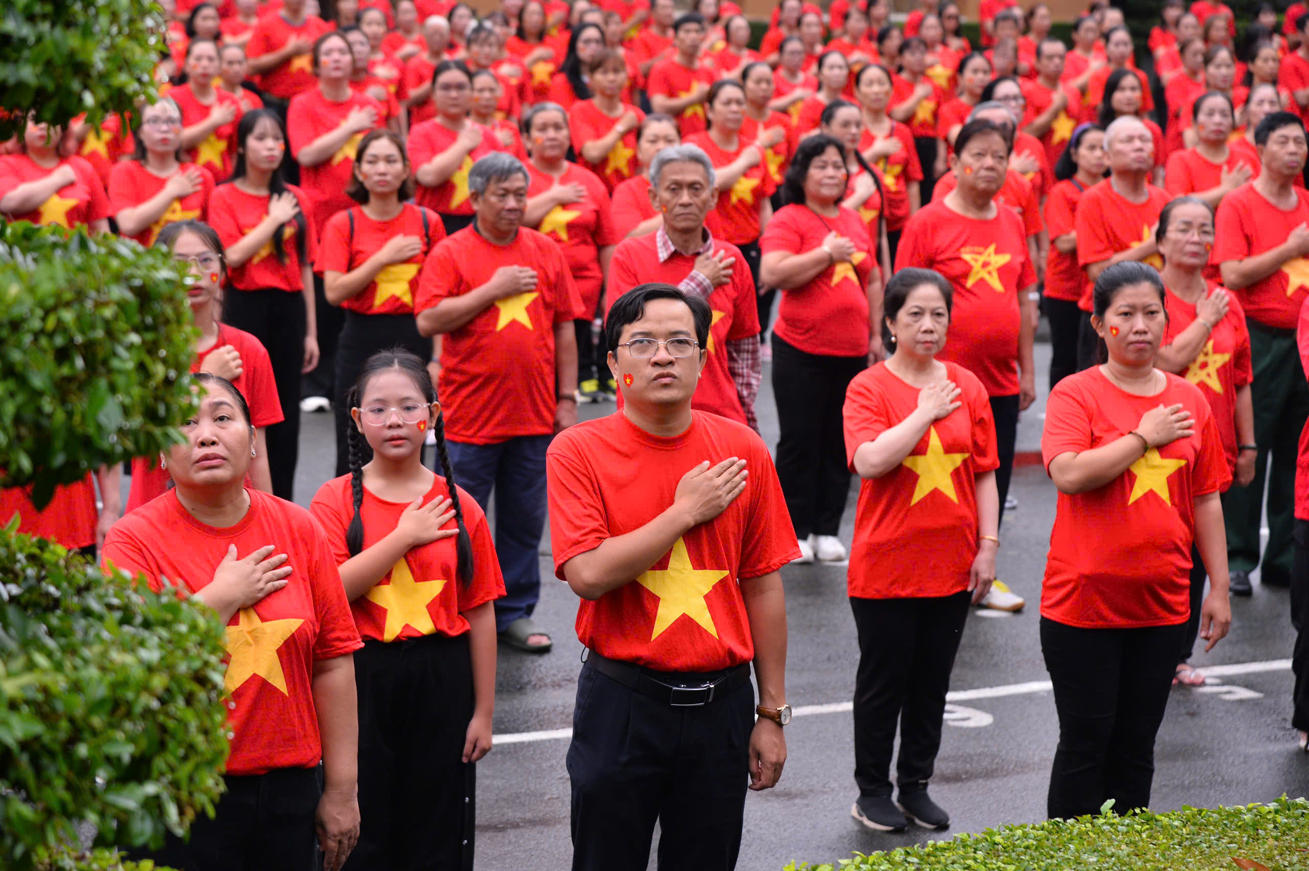 Gần 800 người đồng diễn rực rỡ mừng Tết Độc lập tại TP.HCM- Ảnh 2.