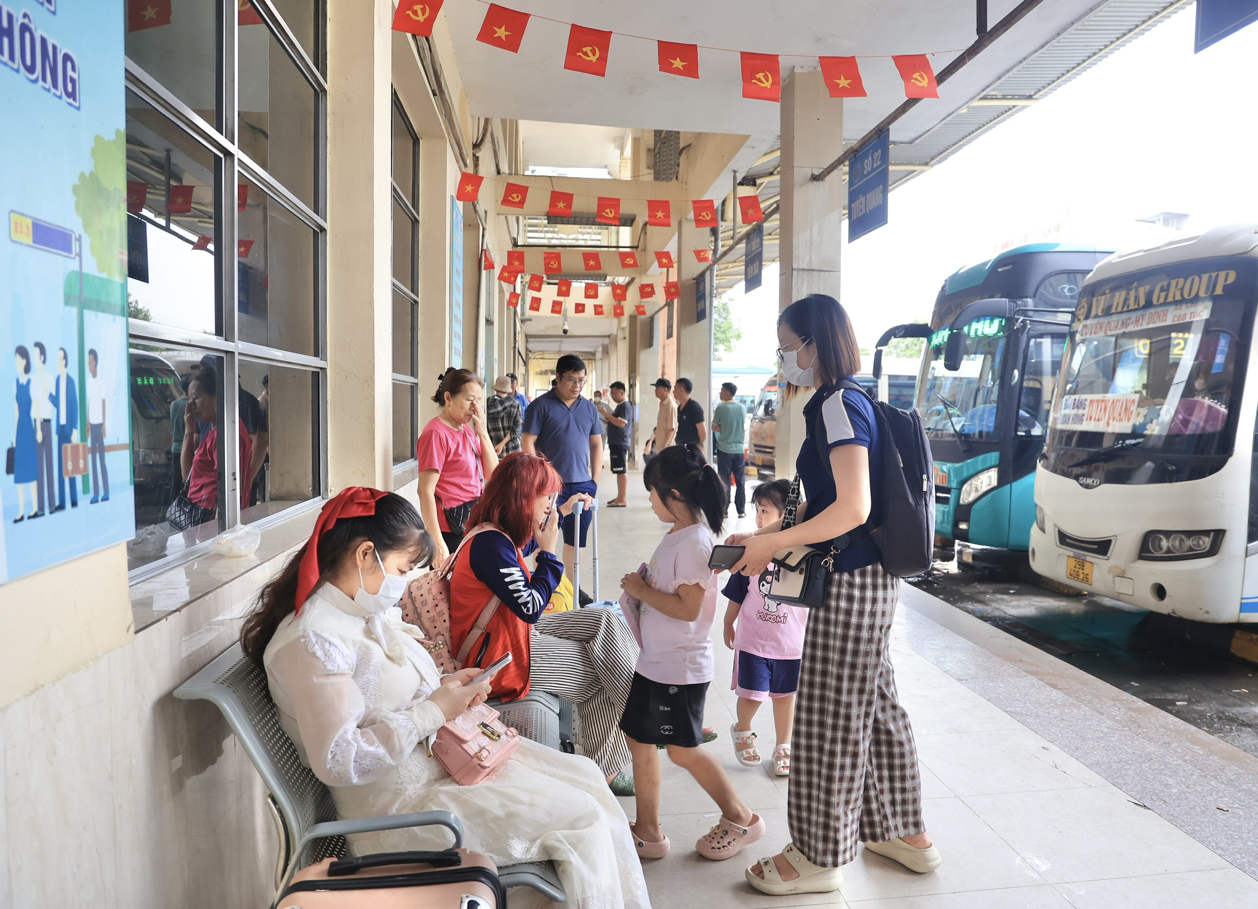 Bến xe H&agrave; Nội thưa kh&aacute;ch ng&agrave;y đầu kỳ nghỉ lễ Quốc kh&aacute;nh- Ảnh 5.