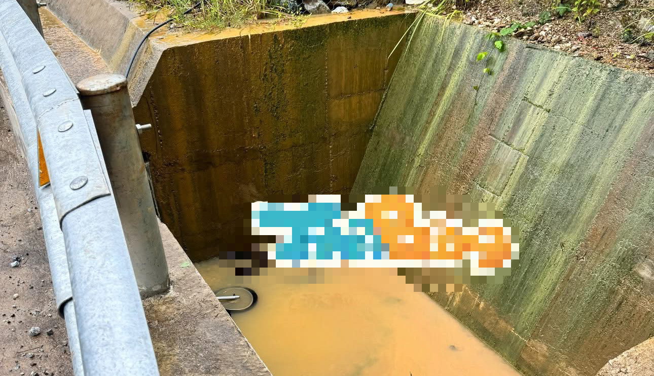 Nghệ An: Nguyên bí thư chi bộ bản tử vong cạnh xe máy bên quốc lộ 7A- Ảnh 2. Nghệ An: Nguyên bí thư chi bộ bản tử vong cạnh xe máy bên quốc lộ 7A- Ảnh 2.