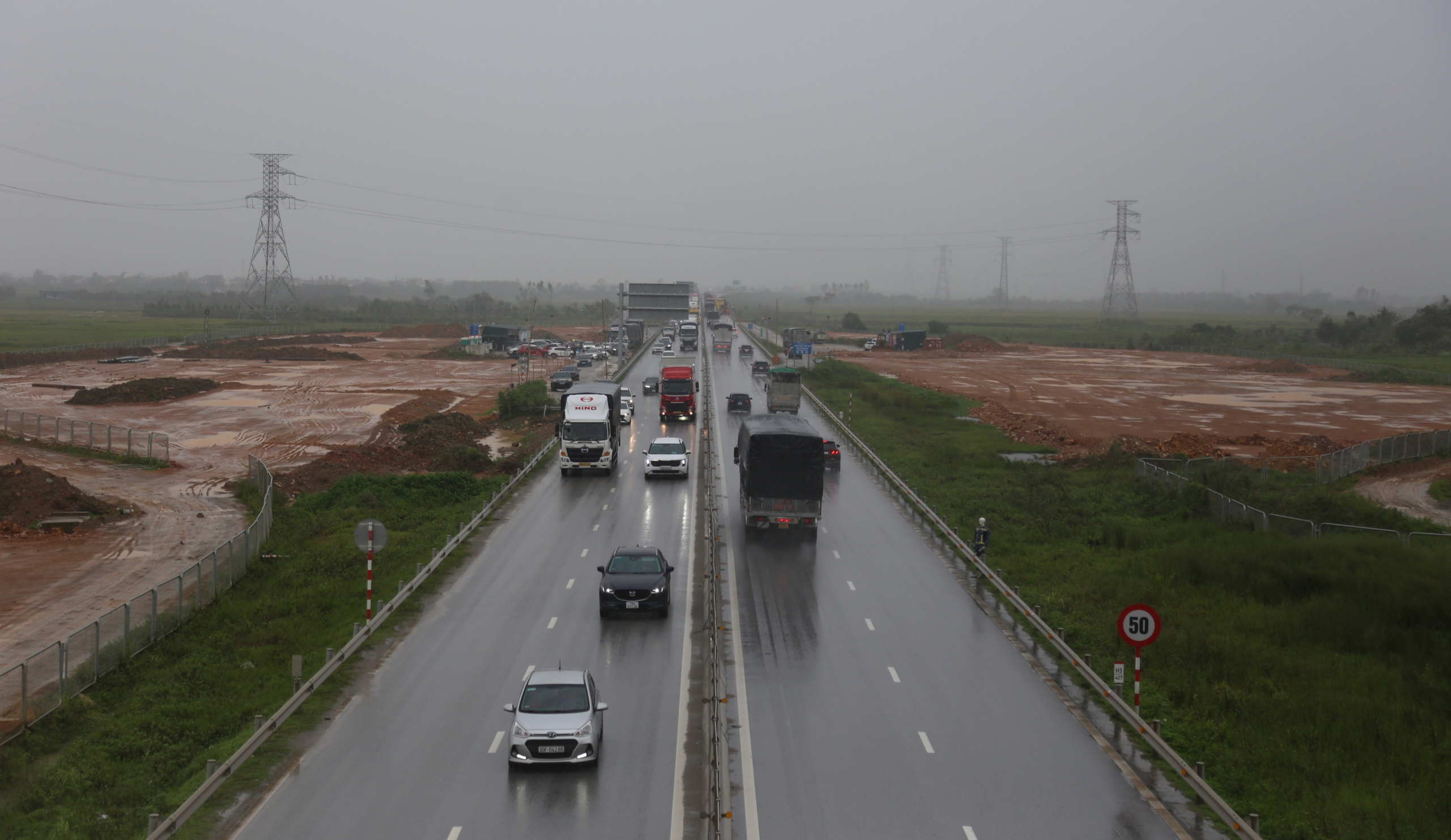 Du kh&aacute;ch lưu &yacute; g&igrave; khi đến c&aacute;c trạm dừng nghỉ tr&ecirc;n cao tốc qua Bắc Trung Bộ?- Ảnh 1.