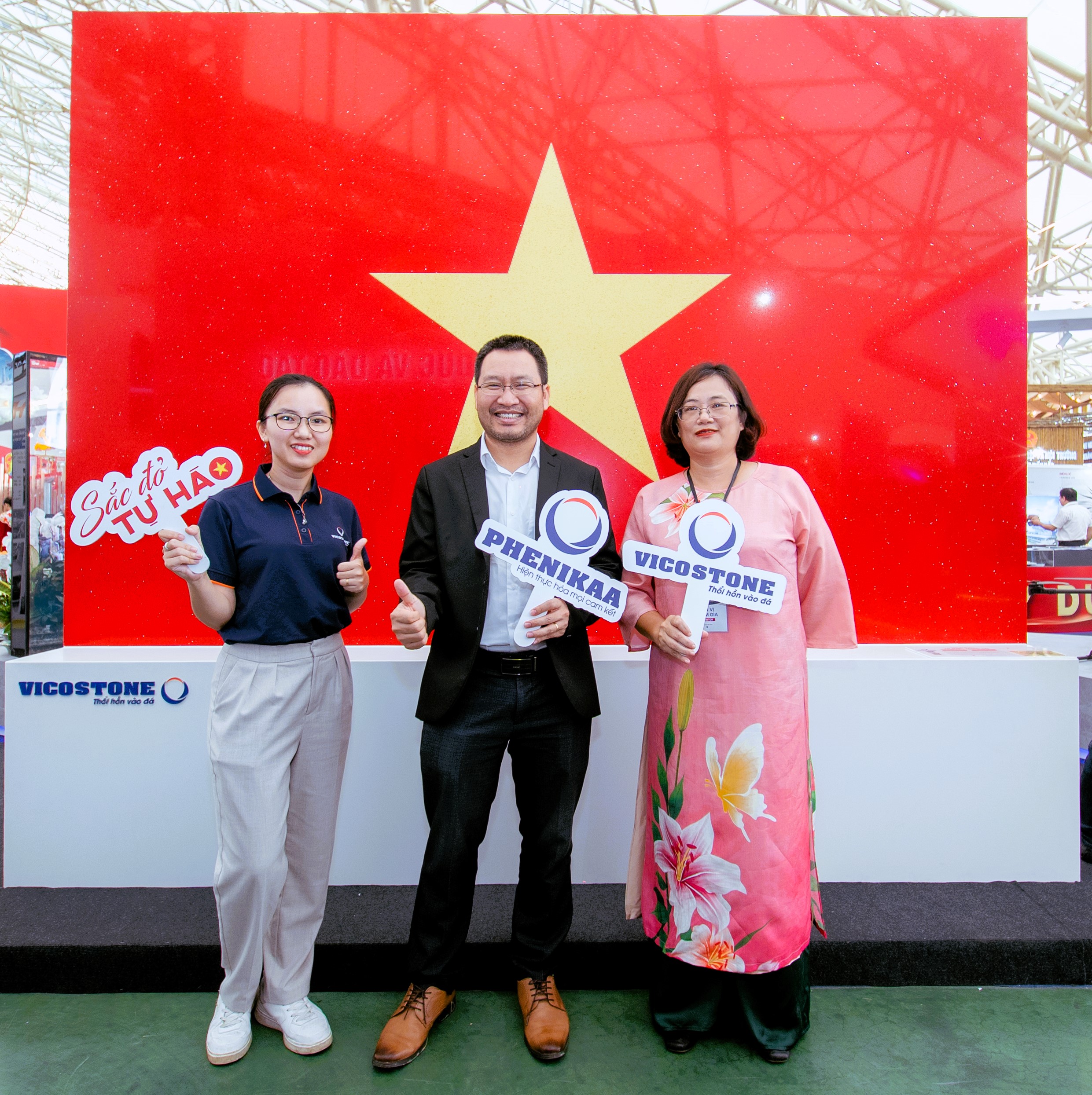 Check in với Quốc kỳ bằng đ&aacute; lớn nhất Việt Nam tại triển l&atilde;m th&agrave;nh tựu ng&agrave;nh X&acirc;y dựng- Ảnh 6.