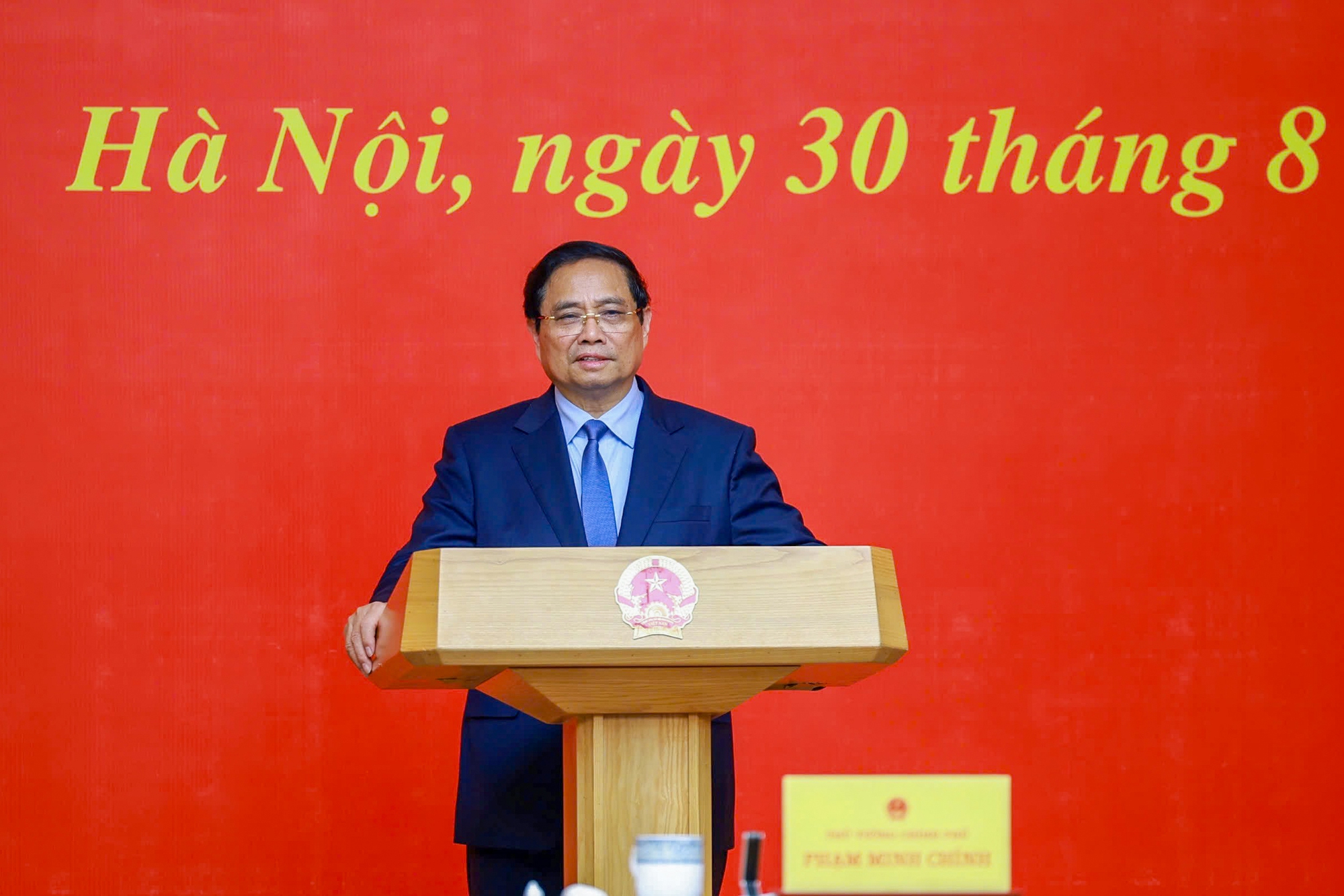 Thủ tướng trao quyết định giao quyền Bộ trưởng Ngoại giao cho &ocirc;ng L&ecirc; Ho&agrave;i Trung- Ảnh 3.