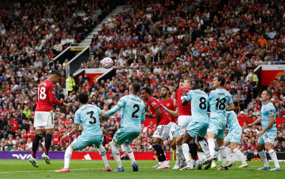 Bruno Fernandes ghi b&agrave;n quyết định, MU hạ Burnley kịch t&iacute;nh- Ảnh 1.