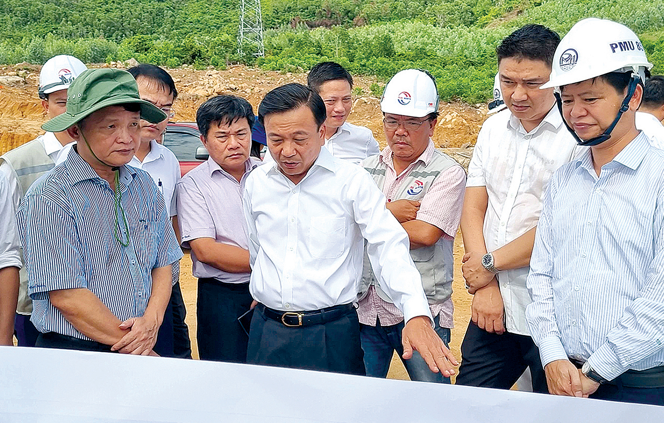 Từ “giao thông trên chiến hào” đến những siêu dự án quốc gia- Ảnh 5. Từ “giao thông trên chiến hào” đến những siêu dự án quốc gia- Ảnh 5.