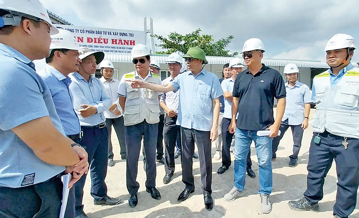 Từ “giao thông trên chiến hào” đến những siêu dự án quốc gia- Ảnh 6. Từ “giao thông trên chiến hào” đến những siêu dự án quốc gia- Ảnh 6.