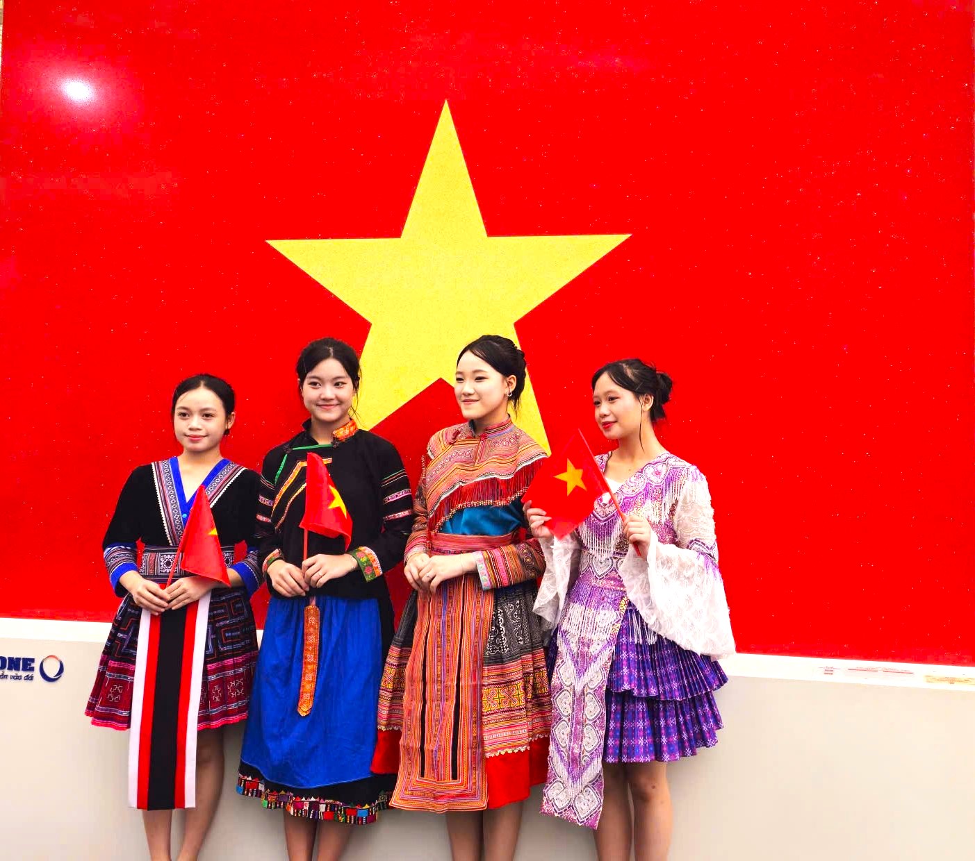 Check in với Quốc kỳ bằng đ&aacute; lớn nhất Việt Nam tại triển l&atilde;m th&agrave;nh tựu ng&agrave;nh X&acirc;y dựng- Ảnh 12.