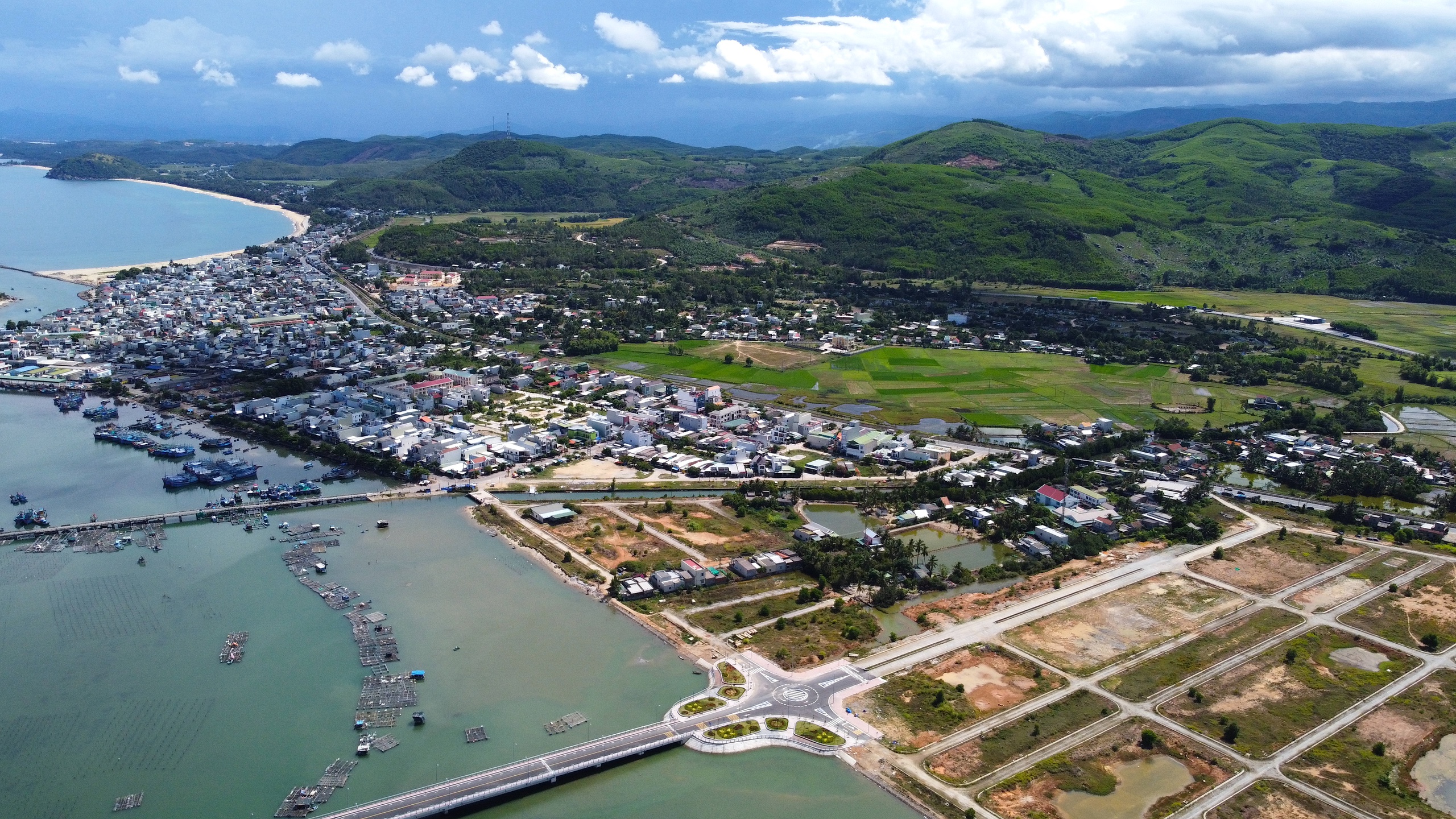 Quảng Ng&atilde;i sẵn s&agrave;ng th&ocirc;ng xe cầu Thạnh Đức 265 tỷ đồng- Ảnh 13.