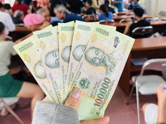 H&agrave; Nội: Người d&acirc;n nhiều x&atilde;, phường n&ocirc; nức nhận qu&agrave; Quốc kh&aacute;nh 2/9- Ảnh 5.