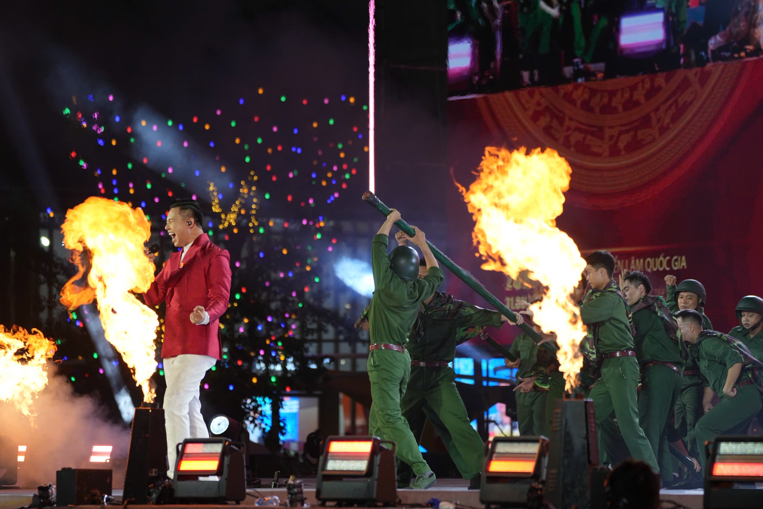 Chương trình nghệ thuật tái hiện Hà Nội văn hiến, hào hoa, khát vọng- Ảnh 7. Chương trình nghệ thuật tái hiện Hà Nội văn hiến, hào hoa, khát vọng- Ảnh 7.