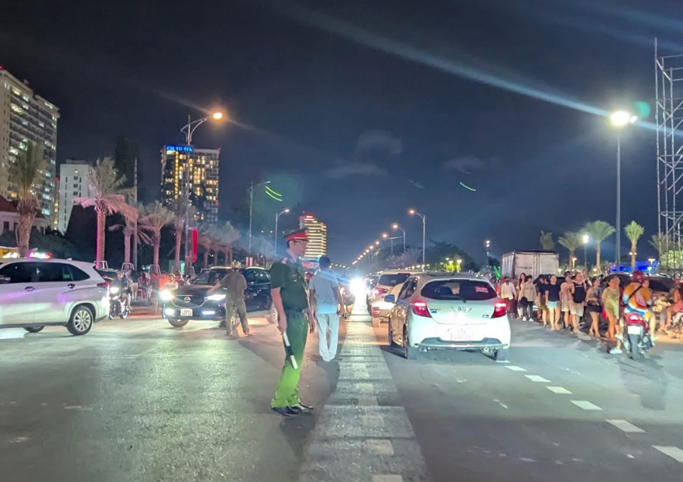 TP.HCM: Du khách đổ về Vũng Tàu, Long Hải, Hồ Tràm nghỉ lễ Quốc khánh 2/9- Ảnh 3. TP.HCM: Du khách đổ về Vũng Tàu, Long Hải, Hồ Tràm nghỉ lễ Quốc khánh 2/9- Ảnh 3.