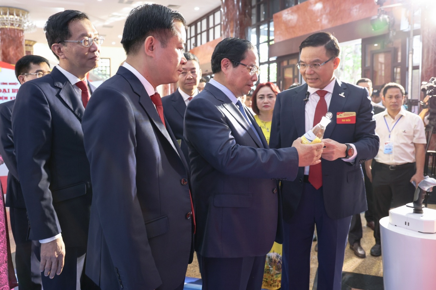 Petrovietnam - Biểu tượng bản lĩnh v&agrave; kh&aacute;t vọng Việt Nam- Ảnh 1.