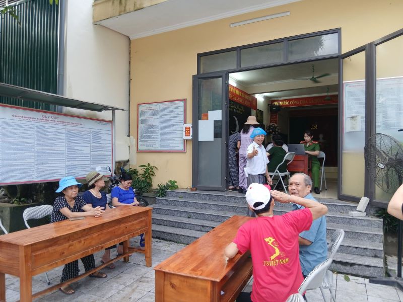 Cụ ông 92 tuổi ở Thanh Hóa vui mừng nhận quà Quốc khánh- Ảnh 4. Cụ ông 92 tuổi ở Thanh Hóa vui mừng nhận quà Quốc khánh- Ảnh 4.