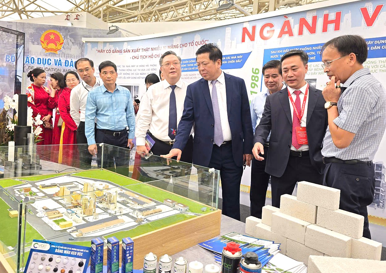 Th&ocirc;ng điệp vật liệu x&acirc;y dựng xanh, bền vững tại triển l&atilde;m th&agrave;nh tựu đất nước- Ảnh 1.