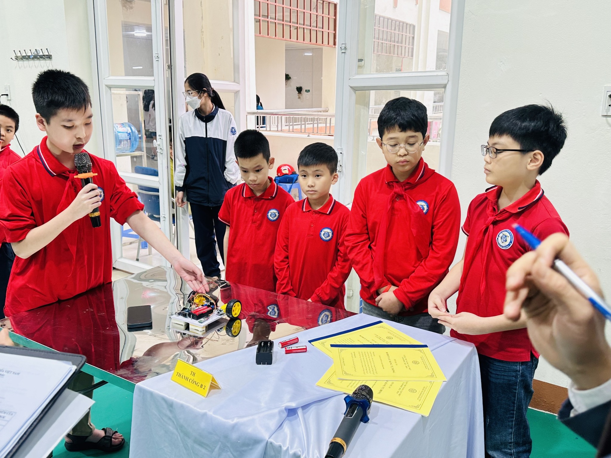 STEM c&oacute; phải &ldquo;ch&igrave;a kh&oacute;a v&agrave;ng&rdquo; cho đổi mới gi&aacute;o dục?- Ảnh 1.