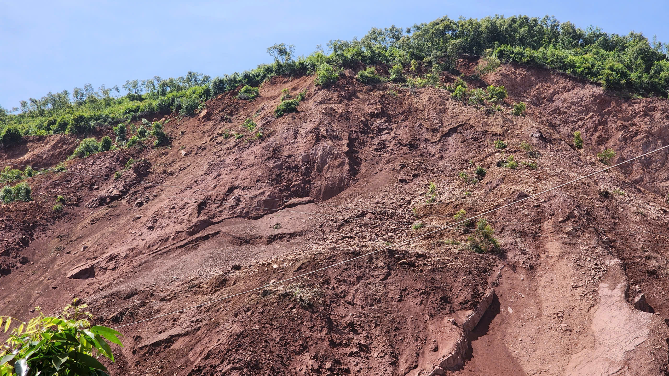 Bắc Ninh dừng thi c&ocirc;ng những vị tr&iacute; sạt lở đất tại dự &aacute;n nh&agrave; m&aacute;y gạch tuynel B&igrave;nh Minh- Ảnh 4.