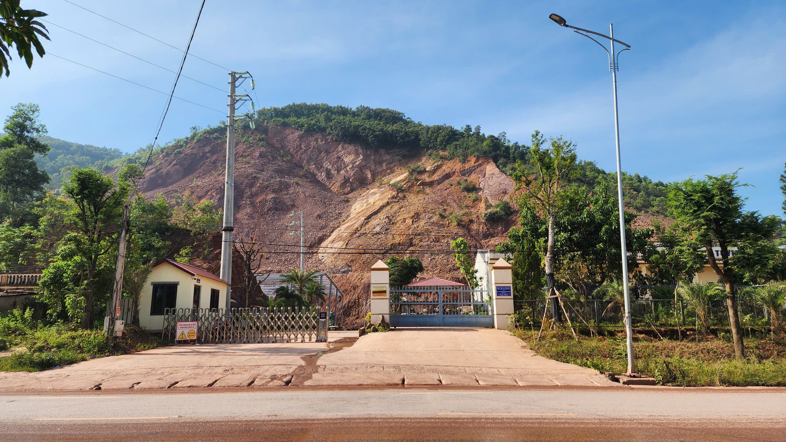 Bắc Ninh dừng thi c&ocirc;ng những vị tr&iacute; sạt lở đất tại dự &aacute;n nh&agrave; m&aacute;y gạch tuynel B&igrave;nh Minh- Ảnh 2.