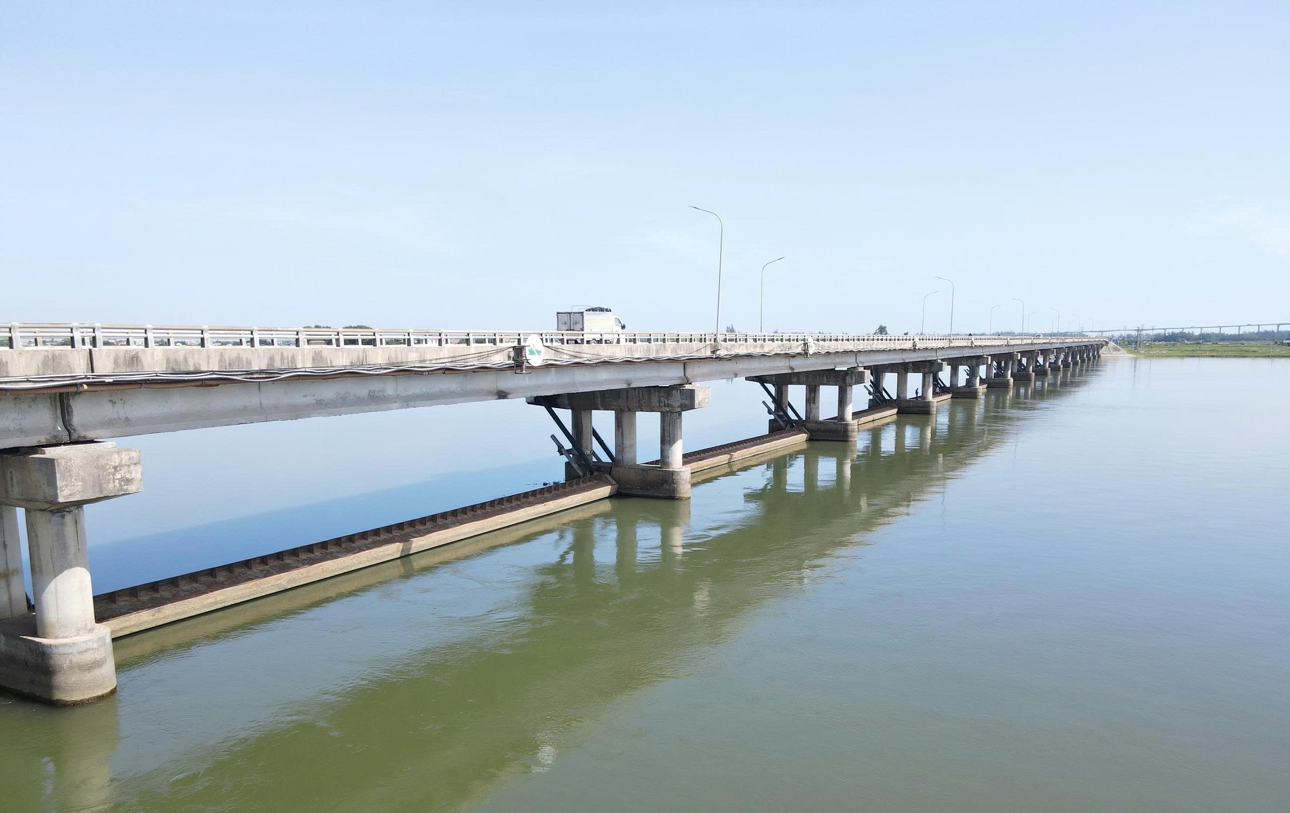 Huế: Cận cảnh c&ocirc;ng tr&igrave;nh giao th&ocirc;ng kết hợp ngăn mặn giữ ngọt trước ng&agrave;y sửa chữa- Ảnh 9.