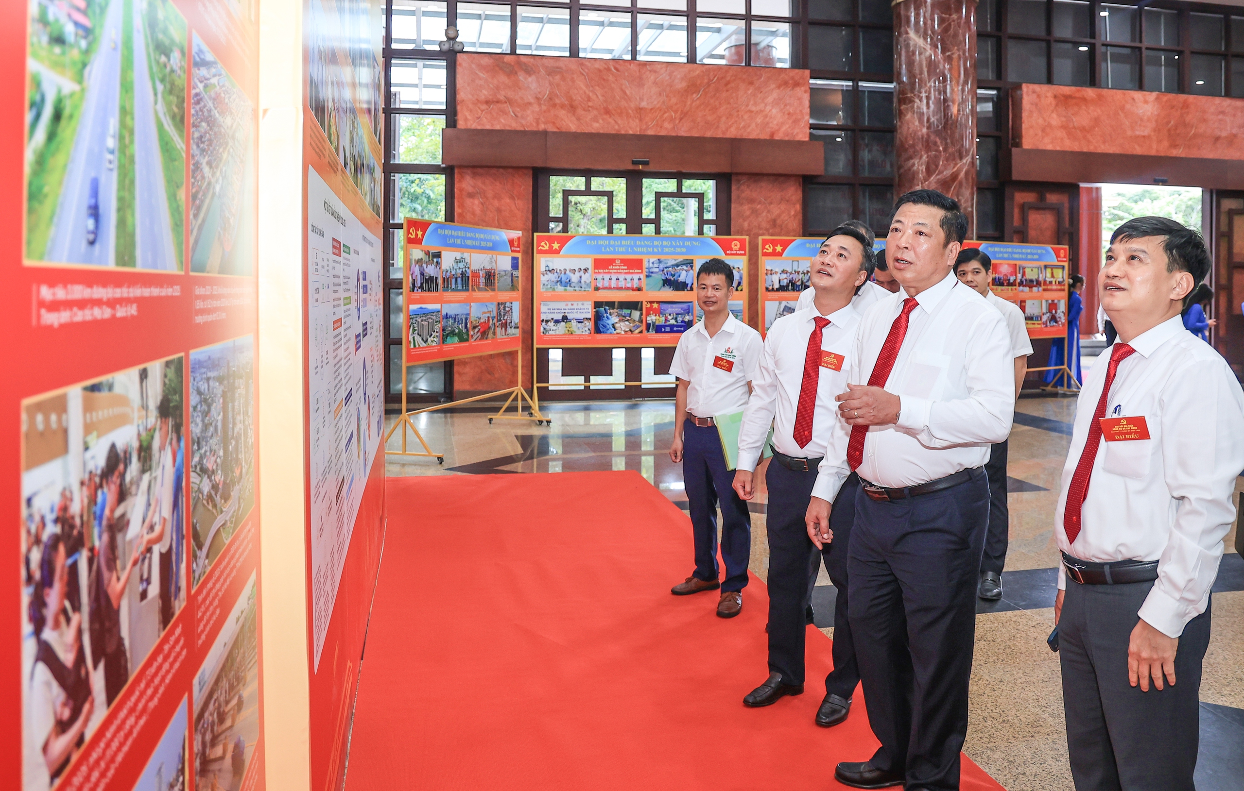 To&agrave;n cảnh phi&ecirc;n tr&ugrave; bị Đại hội Đảng bộ Bộ X&acirc;y dựng lần thứ I, nhiệm kỳ 2025-2030- Ảnh 1.