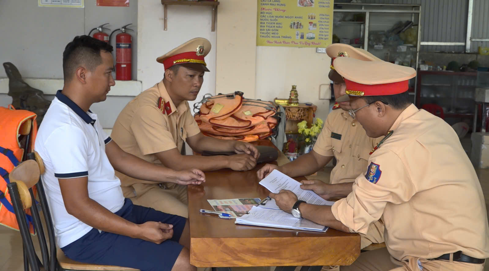 L&acirc;m Đồng: Đẩy mạnh tuy&ecirc;n truyền an to&agrave;n đường thủy tr&ecirc;n s&ocirc;ng Đồng Nai- Ảnh 2.