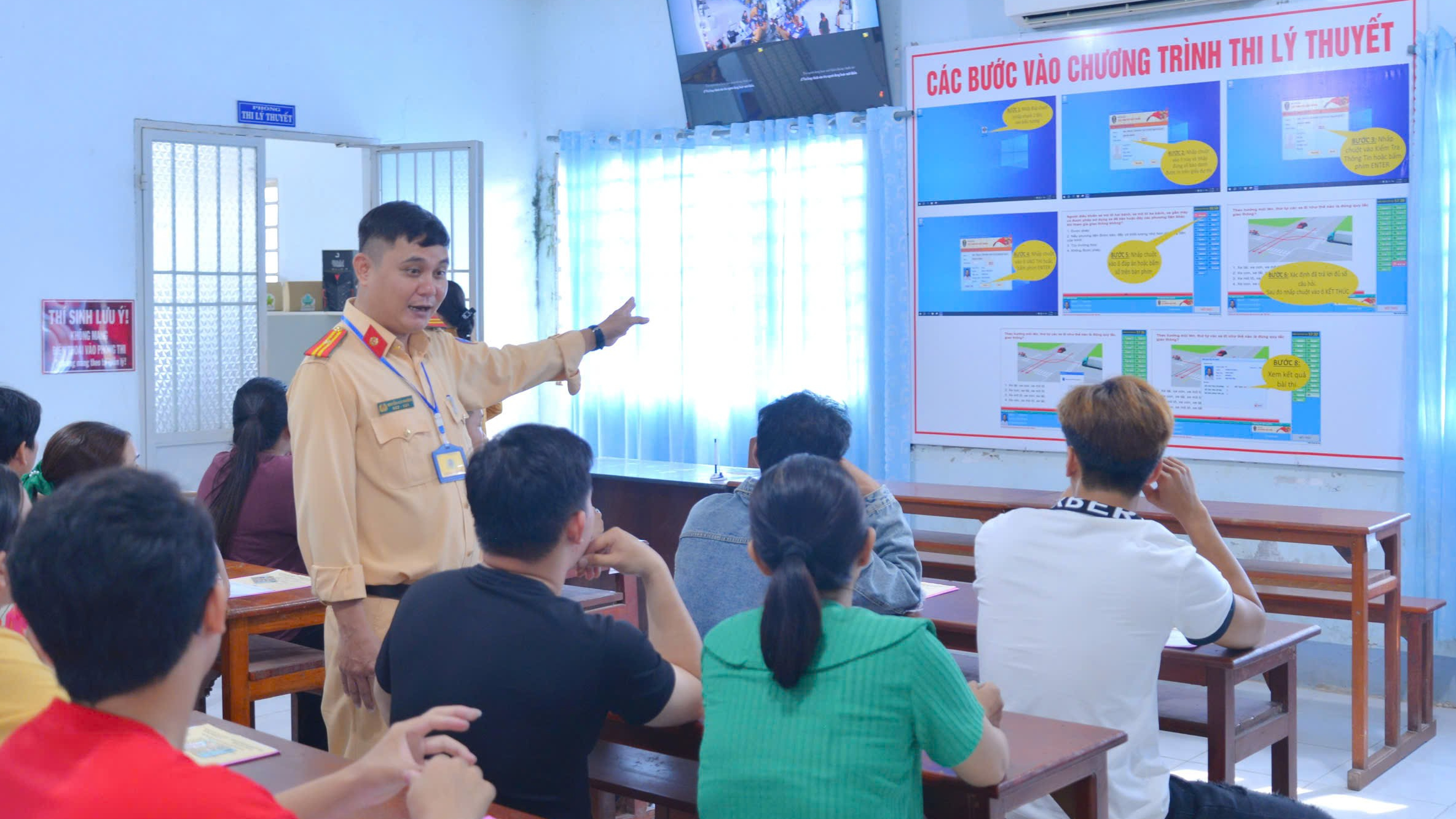 C&agrave; Mau: Đảm bảo th&ocirc;ng suốt trong s&aacute;t hạch, cấp giấy ph&eacute;p l&aacute;i xe sau hợp nhất- Ảnh 1.