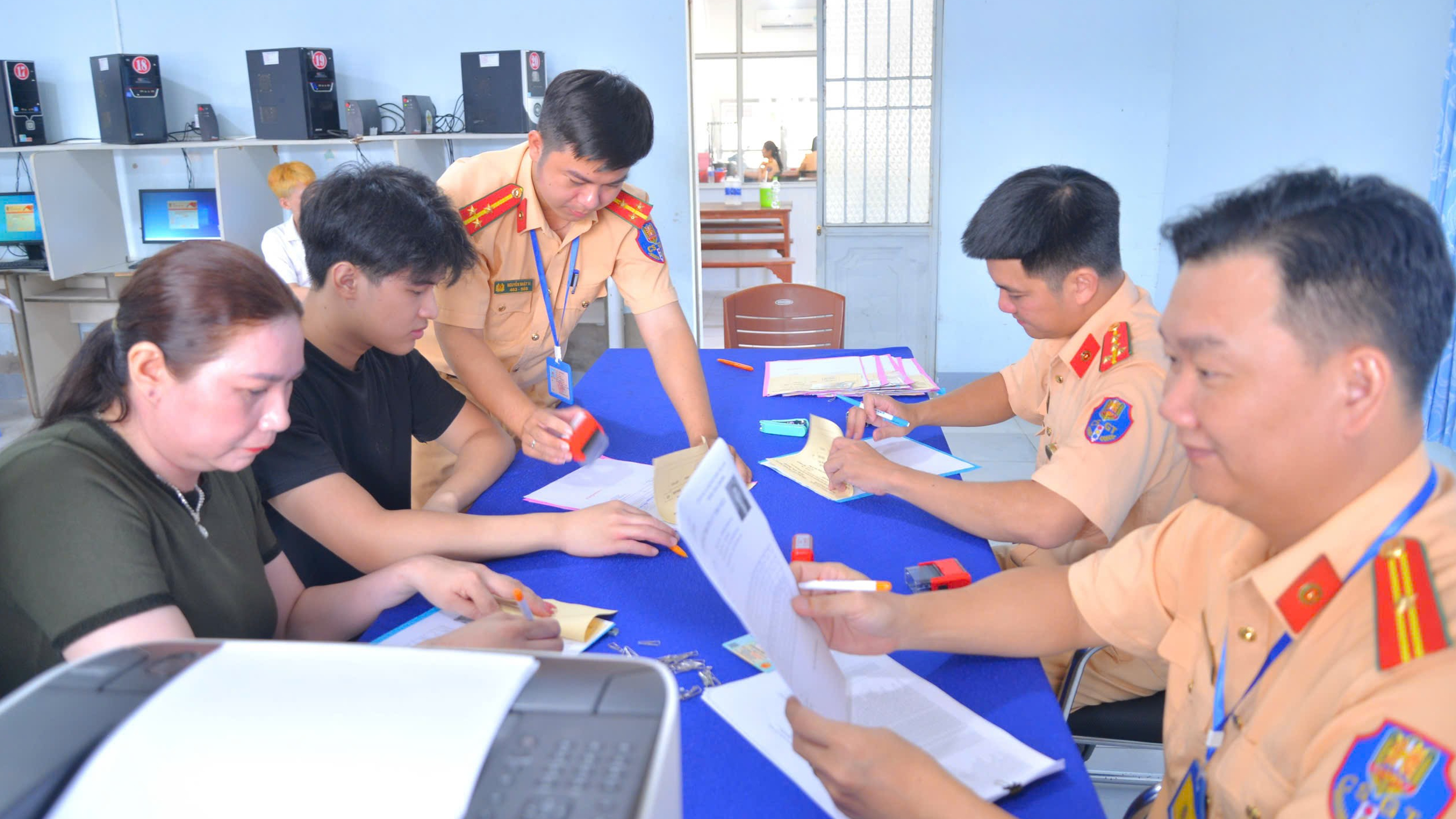 C&agrave; Mau: Đảm bảo th&ocirc;ng suốt trong s&aacute;t hạch, cấp giấy ph&eacute;p l&aacute;i xe sau hợp nhất- Ảnh 2.