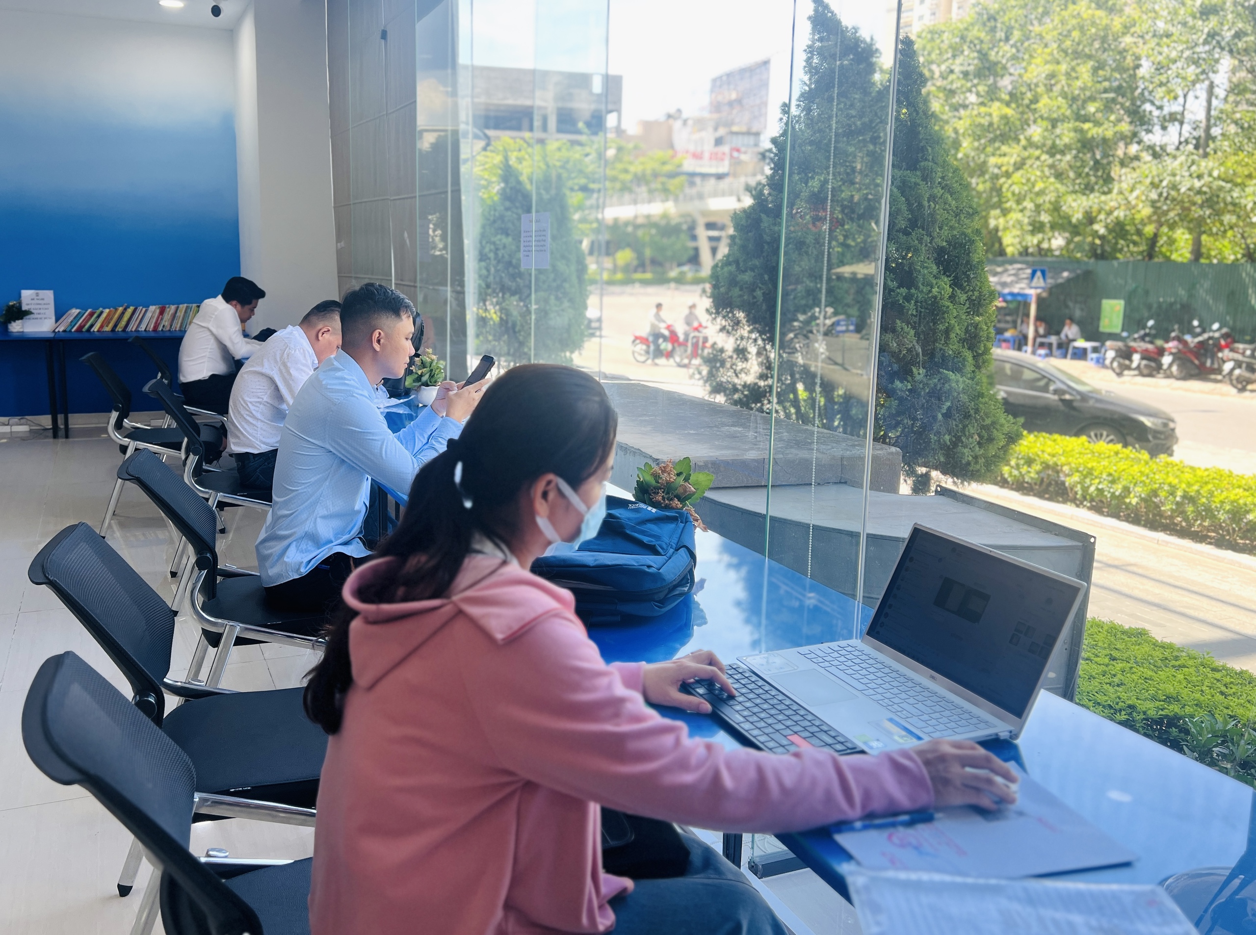 Người d&acirc;n H&agrave; Nội trải nghiệm 15 tiện &iacute;ch miễn ph&iacute; ở trung t&acirc;m h&agrave;nh ch&iacute;nh c&ocirc;ng- Ảnh 3.