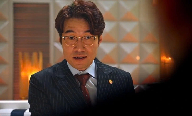 Diễn vi&ecirc;n phim "Penthouse" Song Young Kyu qua đời trong xe hơi- Ảnh 1.