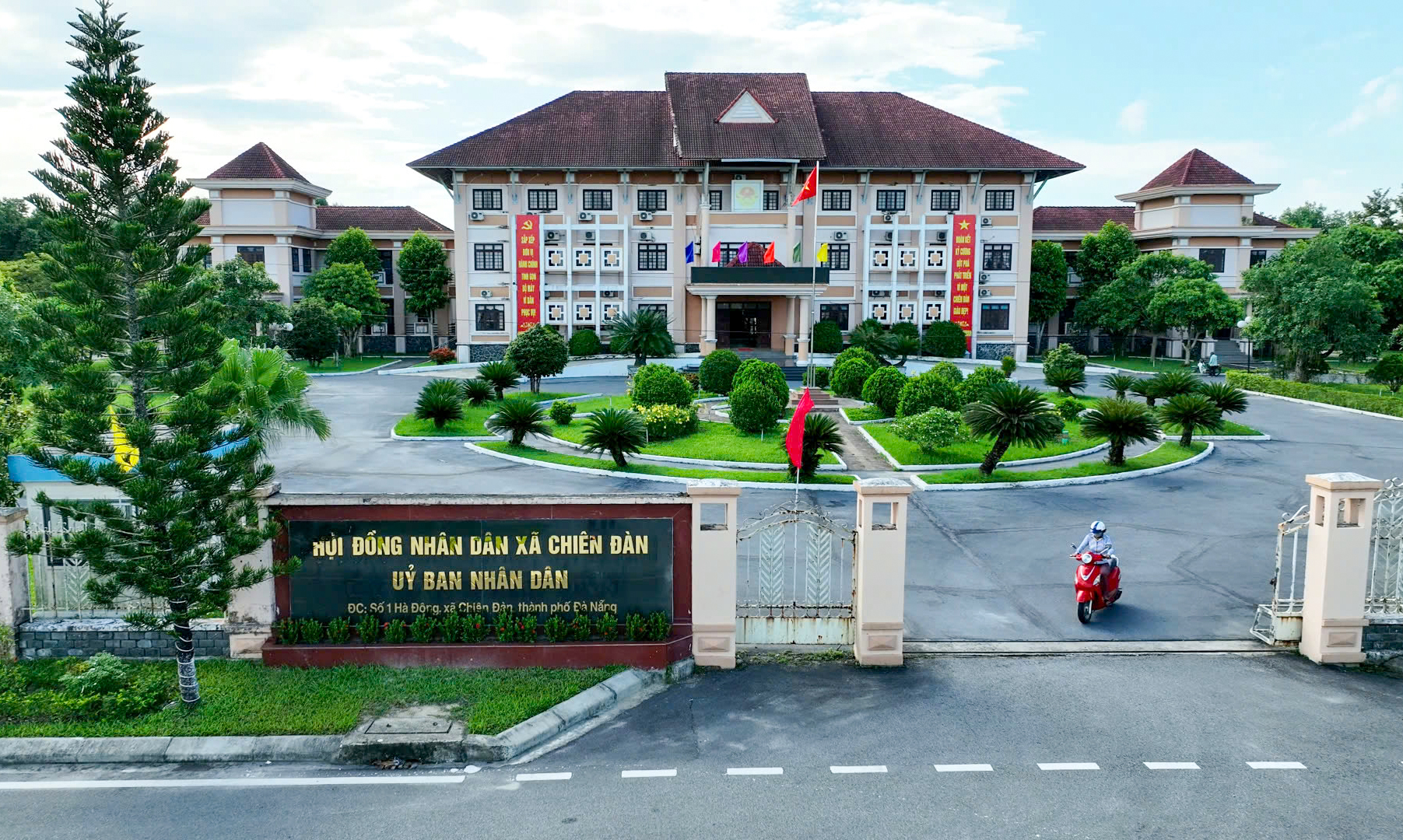 V&igrave; sao B&iacute; thư v&agrave; Chủ tịch x&atilde; cũ bị khởi tố vẫn được bố tr&iacute; việc l&agrave;m sau s&aacute;p nhập?- Ảnh 1.