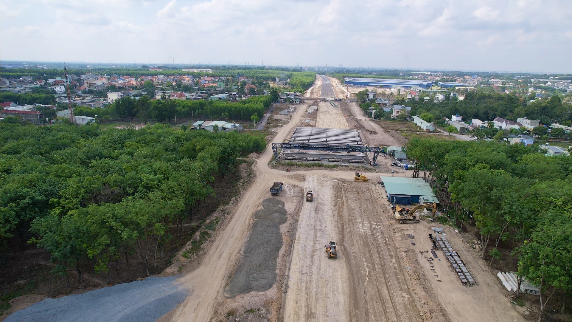 Đồng Nai: Th&aacute;o gỡ kh&oacute; khăn trong 48 giờ, dốc sức thi c&ocirc;ng cao tốc v&agrave; V&agrave;nh đai 3- Ảnh 1.