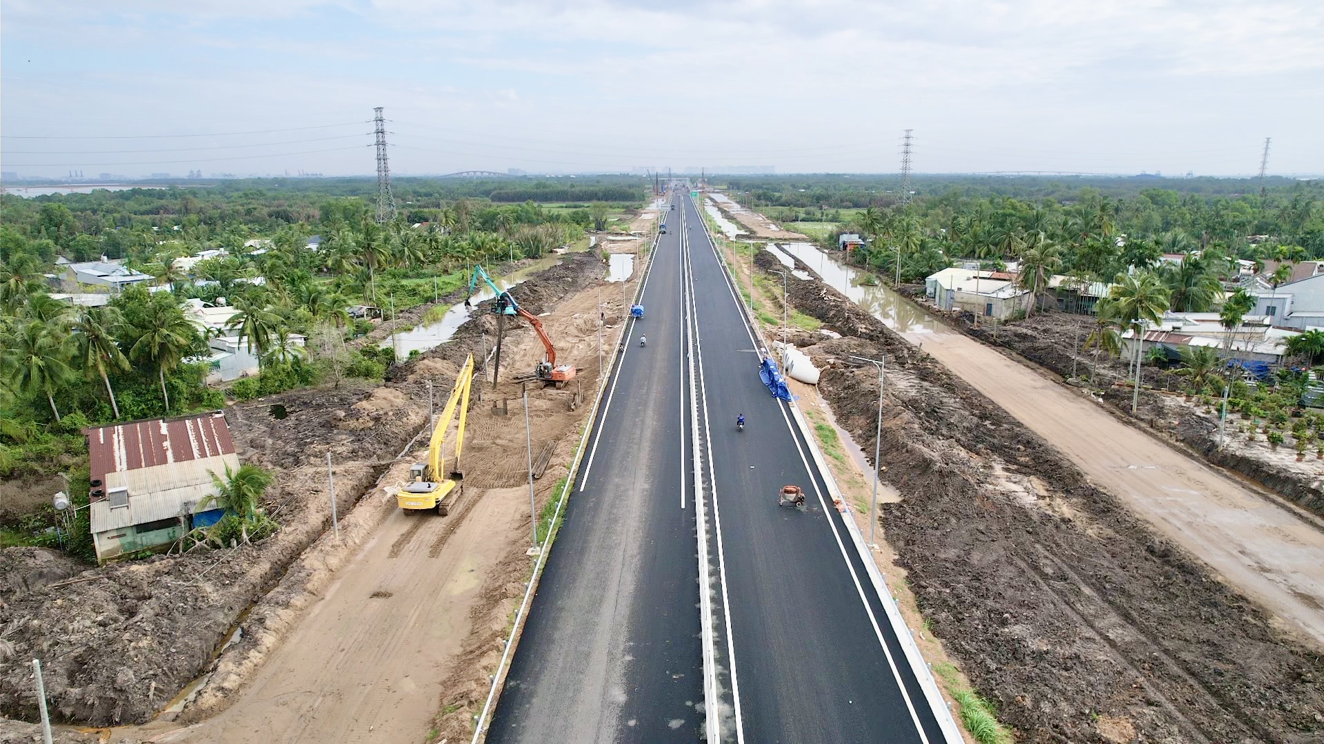 Đồng Nai: Th&aacute;o gỡ kh&oacute; khăn trong 48 giờ, dốc sức thi c&ocirc;ng cao tốc v&agrave; V&agrave;nh đai 3- Ảnh 2.