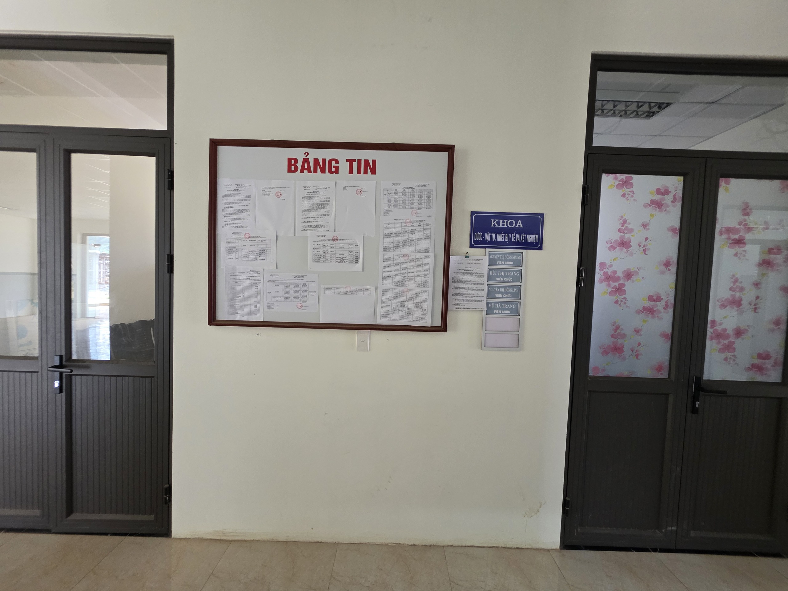 Ngắm bệnh viện tr&ecirc;n 200 tỷ đồng v&ugrave;ng bi&ecirc;n giới L&agrave;o Cai sắp ho&agrave;n th&agrave;nh- Ảnh 14.