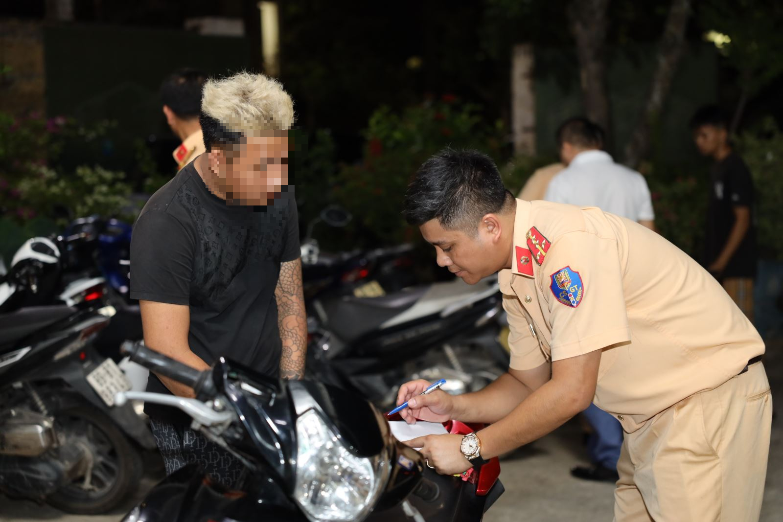 Hưng Y&ecirc;n: Nhiều giải ph&aacute;p ngăn chặn &ldquo;qu&aacute;i xế&rdquo;- Ảnh 2.