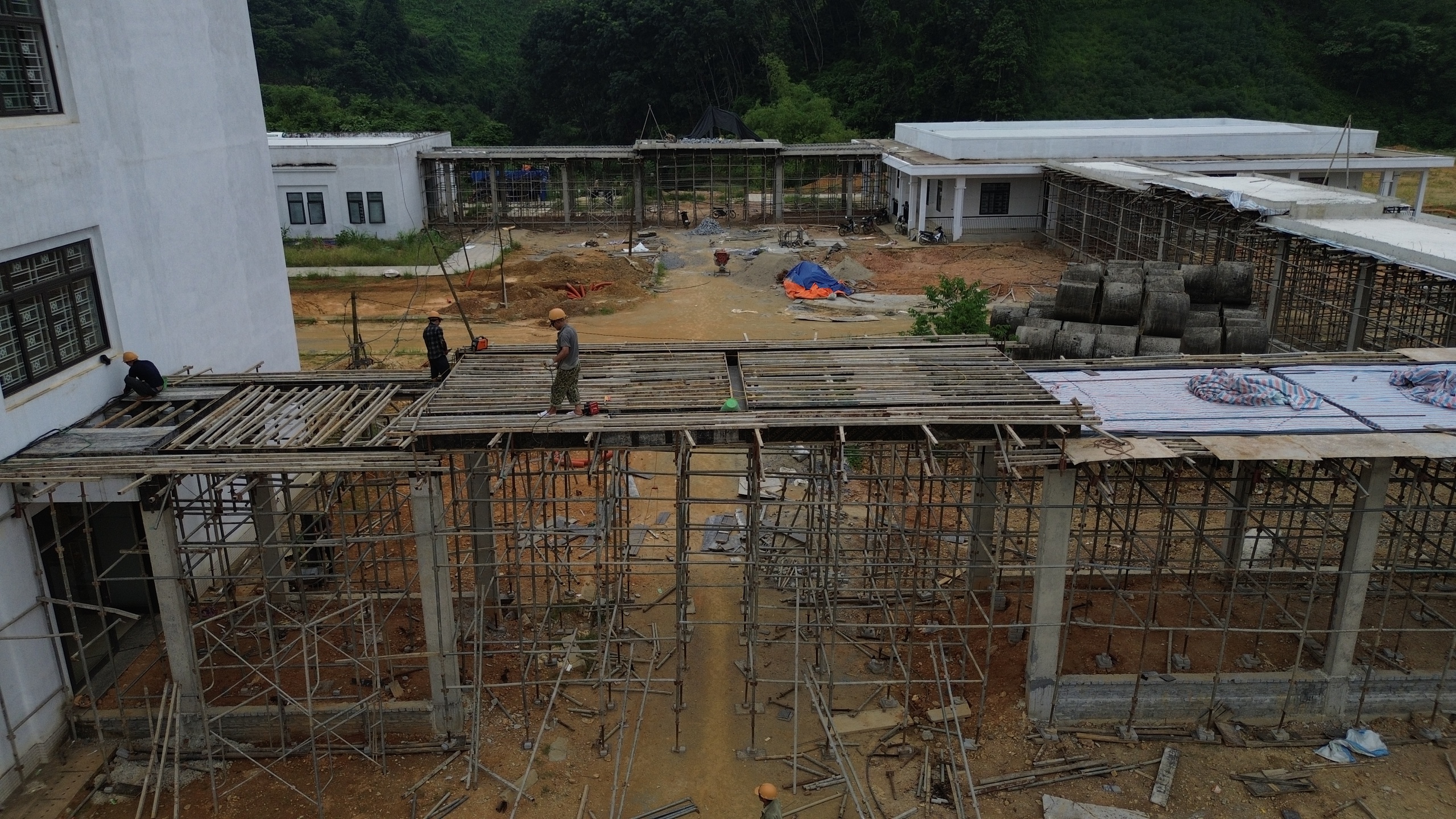 Ngắm bệnh viện tr&ecirc;n 200 tỷ đồng v&ugrave;ng bi&ecirc;n giới L&agrave;o Cai sắp ho&agrave;n th&agrave;nh- Ảnh 6.