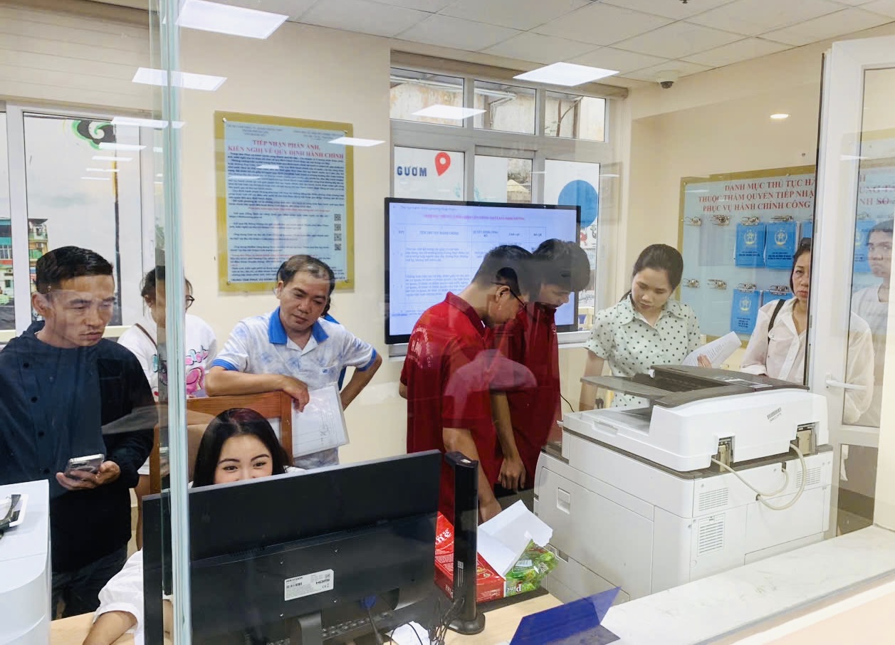 Người d&acirc;n H&agrave; Nội trải nghiệm 15 tiện &iacute;ch miễn ph&iacute; ở trung t&acirc;m h&agrave;nh ch&iacute;nh c&ocirc;ng- Ảnh 9.