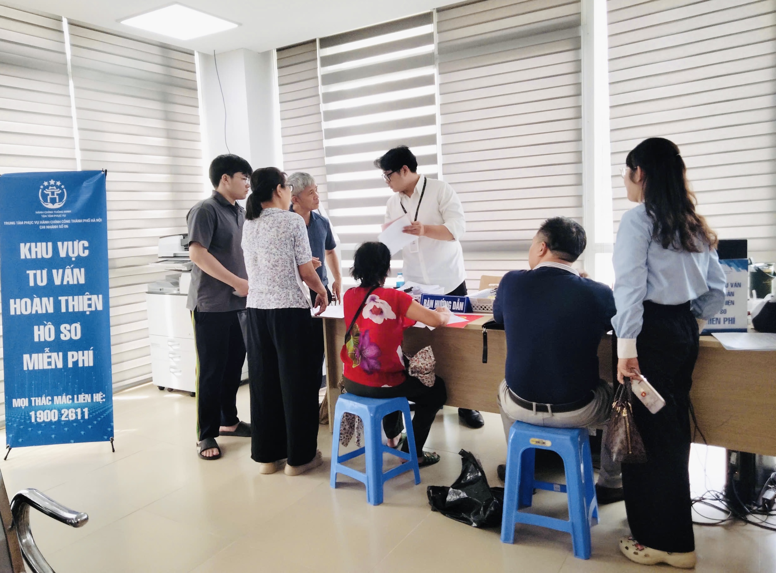 Người d&acirc;n H&agrave; Nội trải nghiệm 15 tiện &iacute;ch miễn ph&iacute; ở trung t&acirc;m h&agrave;nh ch&iacute;nh c&ocirc;ng- Ảnh 12.