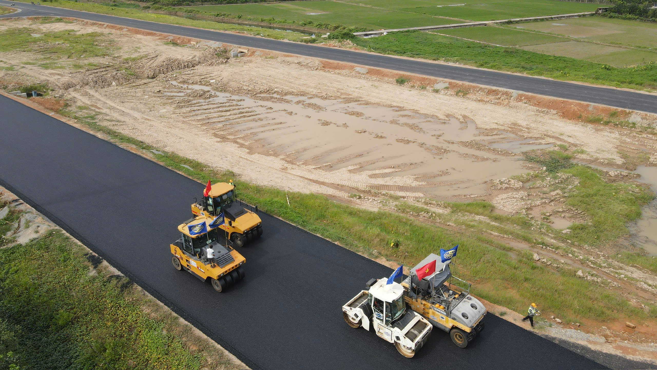 Đường song h&agrave;nh V&agrave;nh đai 4 - V&ugrave;ng Thủ đ&ocirc; n&ecirc;n h&igrave;nh h&agrave;i sau hơn 2 năm thi c&ocirc;ng- Ảnh 7.