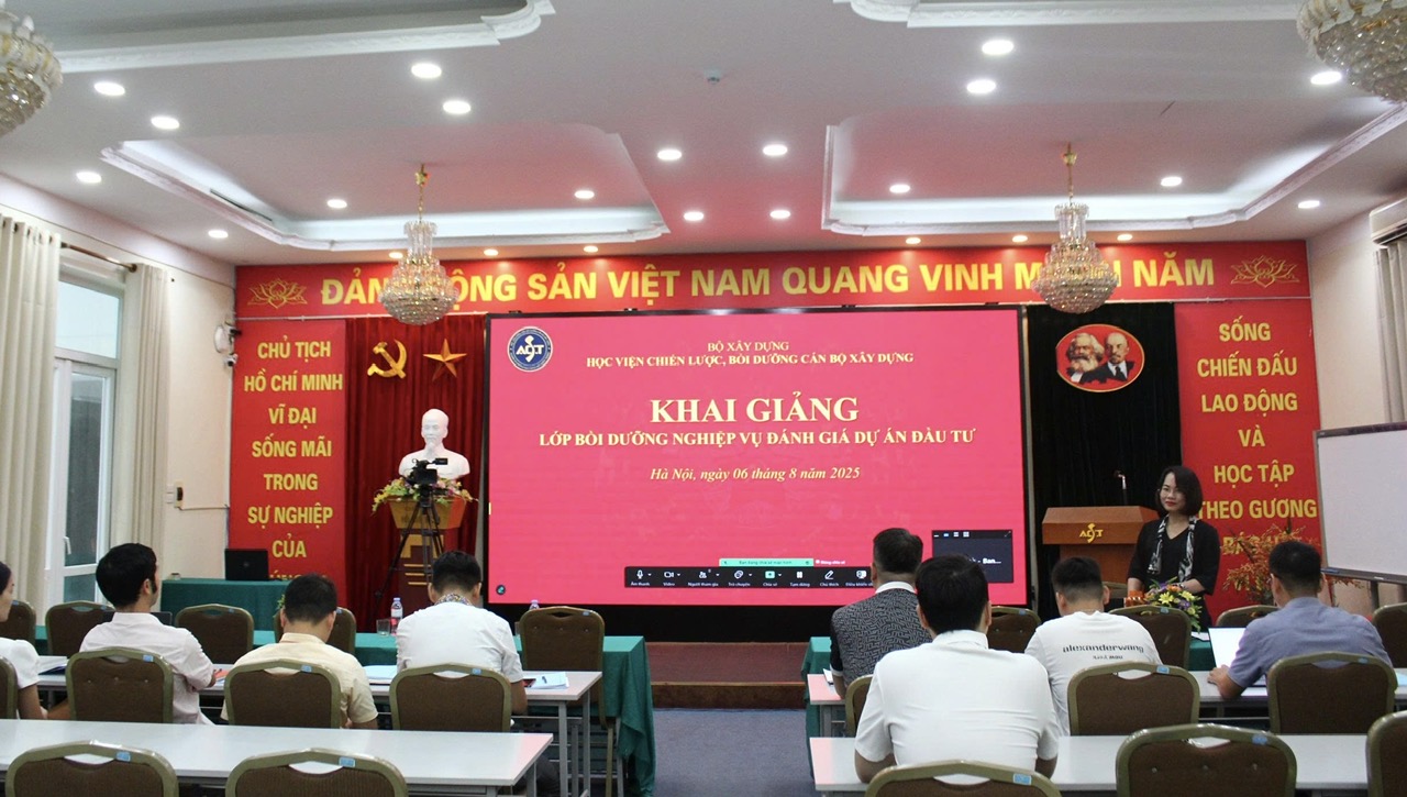 N&acirc;ng cao năng lực gi&aacute;m s&aacute;t, đ&aacute;nh gi&aacute; đầu tư cho c&aacute;n bộ ng&agrave;nh X&acirc;y dựng- Ảnh 1.