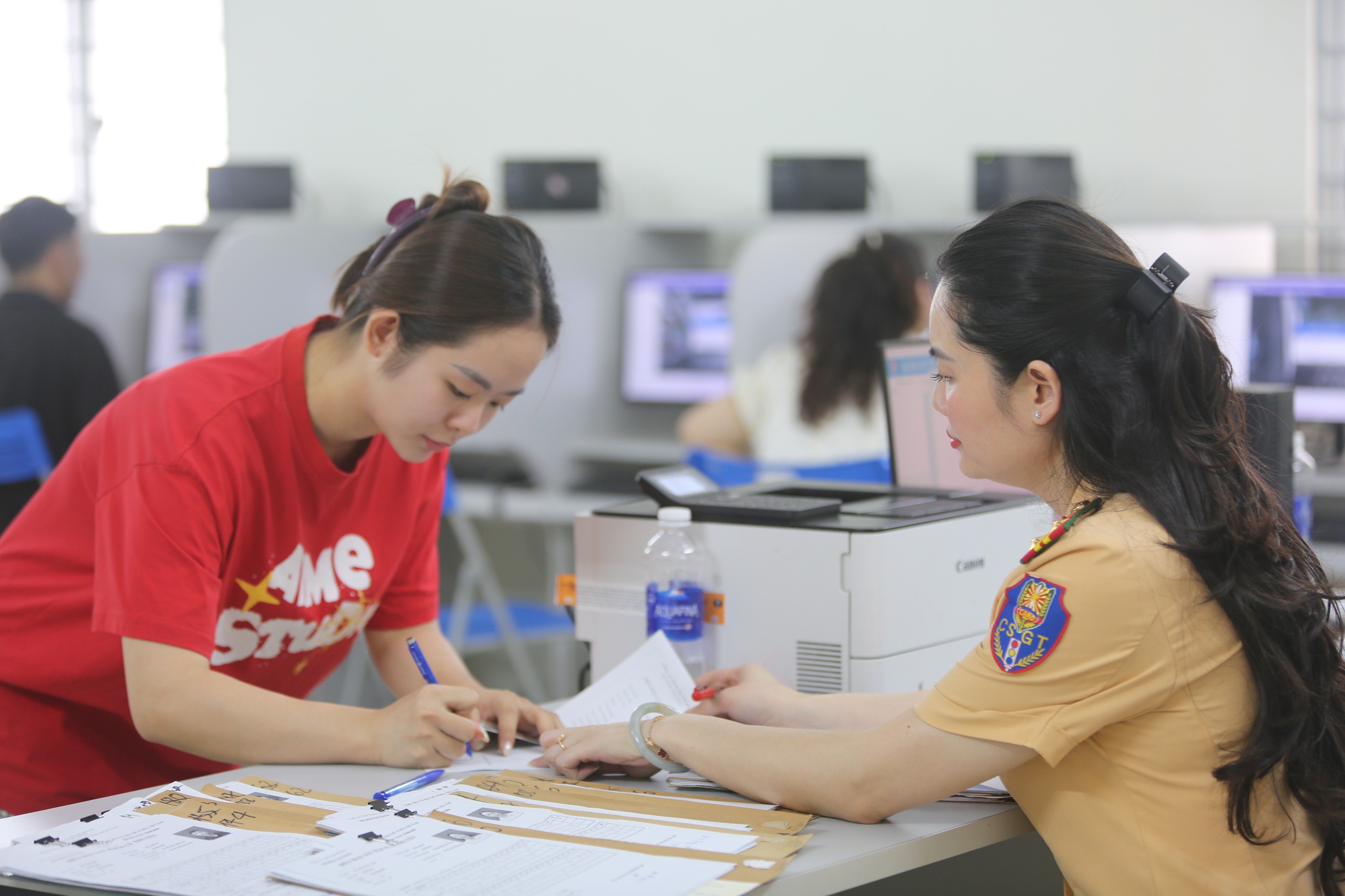 Thanh Hoá: Cấp số giấy phép lái xe cho người thi chỉ 2 giờ sau khi sát hạch- Ảnh 1. Thanh Hoá: Cấp số giấy phép lái xe cho người thi chỉ 2 giờ sau khi sát hạch- Ảnh 1.