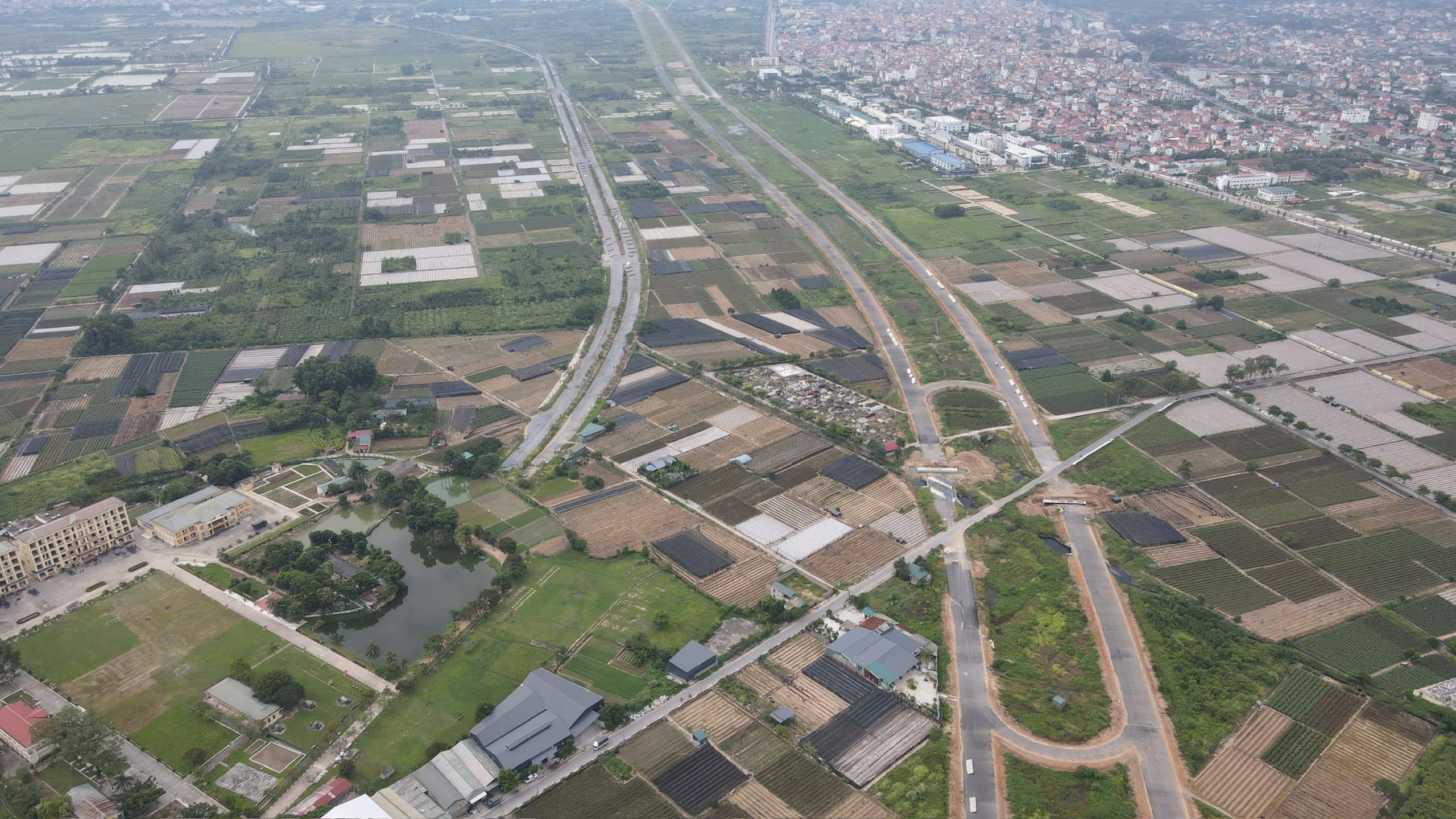 Đường song h&agrave;nh V&agrave;nh đai 4 - V&ugrave;ng Thủ đ&ocirc; n&ecirc;n h&igrave;nh h&agrave;i sau hơn 2 năm thi c&ocirc;ng- Ảnh 1.