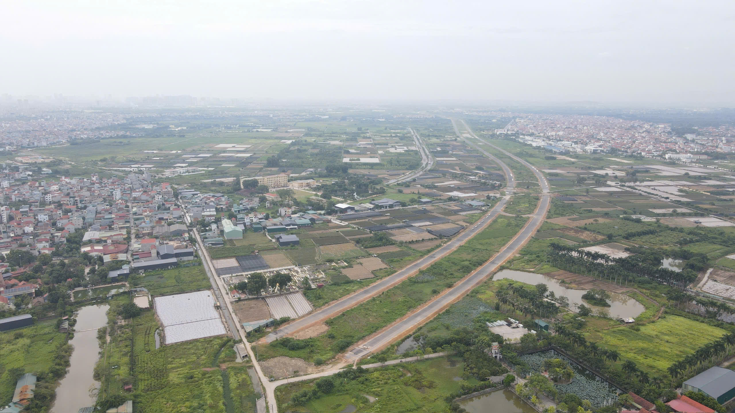 Đường song h&agrave;nh V&agrave;nh đai 4 - V&ugrave;ng Thủ đ&ocirc; n&ecirc;n h&igrave;nh h&agrave;i sau hơn 2 năm thi c&ocirc;ng- Ảnh 2.